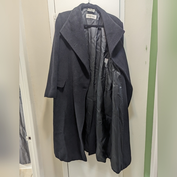Wool and Cashmere MaxMara Coat - Picture 9 of 12